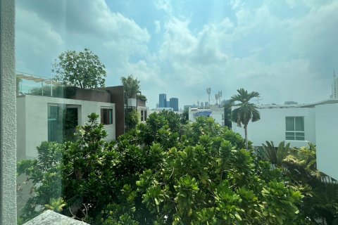 Condominio de 3 dormitorios en Bang Rak, Bangkok, Tailandia № 133635 - foto 13