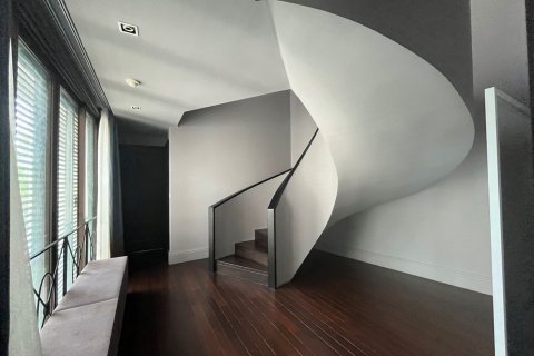 Condominio de 3 dormitorios en Bang Rak, Bangkok, Tailandia № 133635 - foto 10