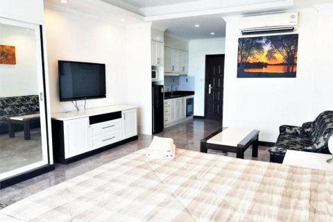 Condo in Pattaya, Thailand, 3 bedrooms № 172084 - photo 2