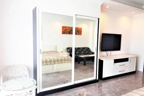 Condo in Pattaya, Thailand, 3 bedrooms № 172084 - photo 3