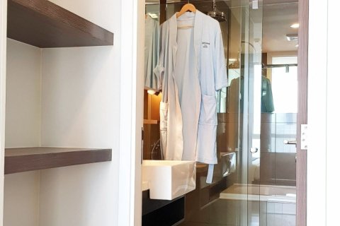 Estudio en el condominio en Watthana, Bangkok, Tailandia № 173401 - foto 11