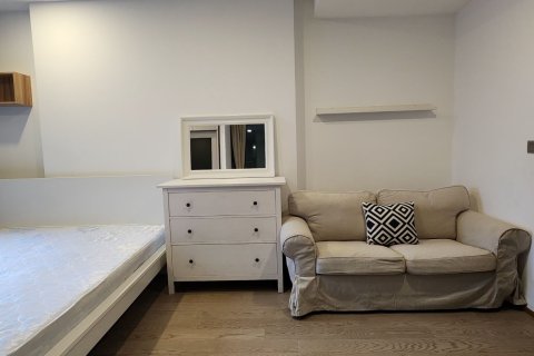 Estudio en el condominio en Bang Rak, Bangkok, Tailandia № 164507 - foto 2