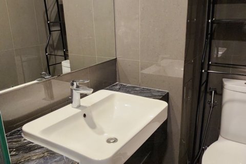 Estudio en el condominio en Bang Rak, Bangkok, Tailandia № 164507 - foto 13