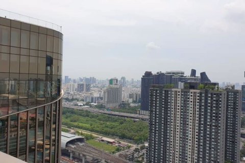 Condominio de 2 dormitorios en Huai Khwang, Bangkok, Tailandia № 59423 - foto 9