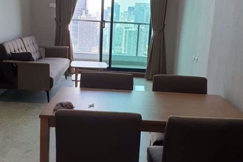 Condominio de 2 dormitorios en Huai Khwang, Bangkok, Tailandia № 59423 - foto 3