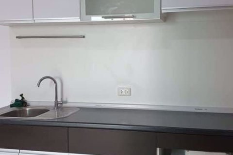 Condominio de 2 dormitorios en Huai Khwang, Bangkok, Tailandia № 59423 - foto 4