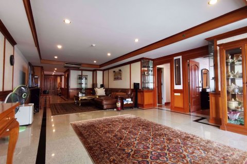 Condominio de 3 dormitorios en Watthana, Bangkok, Tailandia № 47883 - foto 2