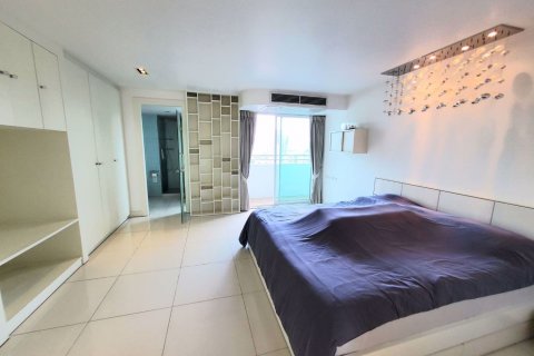 Condo in Watthana, Bangkok, Thailand, 3 bedrooms № 57935 - photo 5