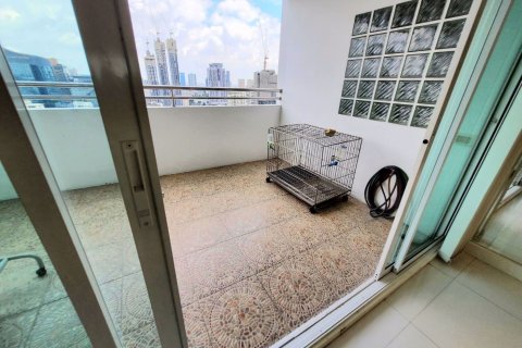 Condo in Watthana, Bangkok, Thailand, 3 bedrooms № 57935 - photo 10