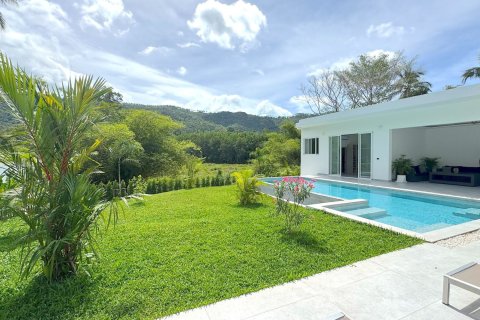 Casa de 4 dormitorios en Ko Samui, Tailandia № 130478 - foto 16