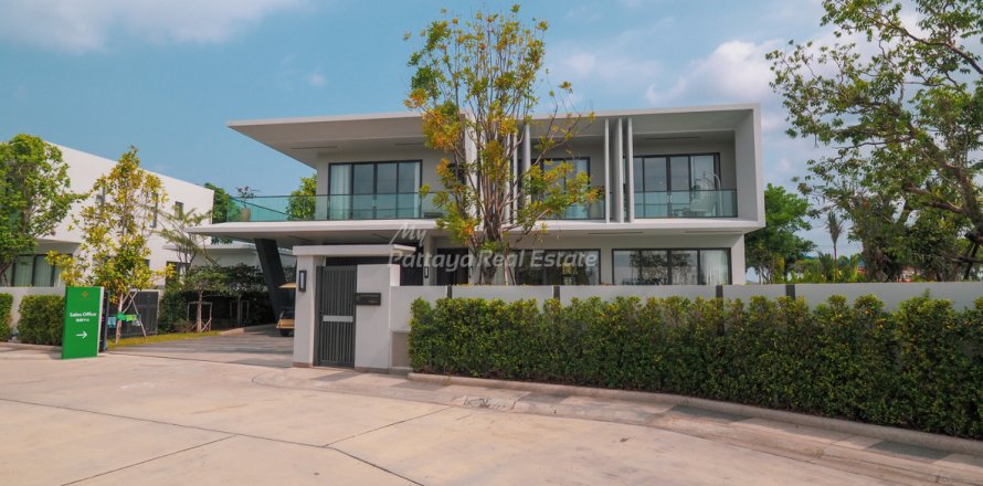 Casa de 4 dormitorios en Bang Lamung, Tailandia № 70347