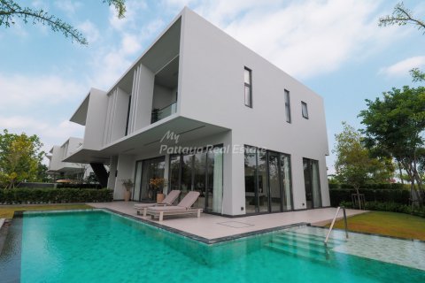 Casa de 4 dormitorios en Bang Lamung, Tailandia № 70347 - foto 3