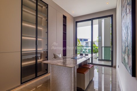 Casa de 4 dormitorios en Bang Lamung, Tailandia № 70347 - foto 13