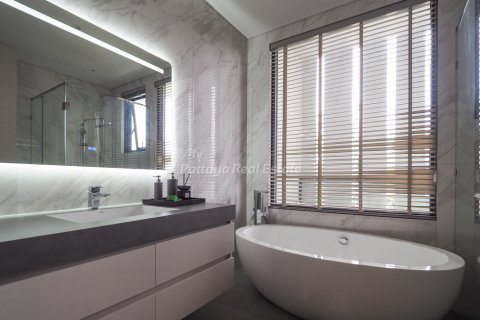 Casa de 4 dormitorios en Bang Lamung, Tailandia № 70347 - foto 15