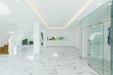 Chalet de 8 dormitorios en Chiang Mai, Tailandia № 162841 - foto 3