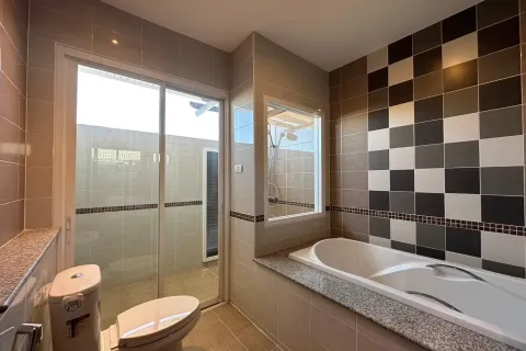 Casa de 4 dormitorios en Chiang Mai, Tailandia № 162846 - foto 13