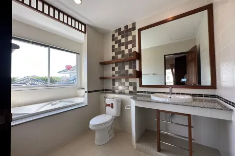 Casa de 4 dormitorios en Chiang Mai, Tailandia № 162846 - foto 17