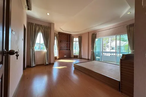 Casa de 4 dormitorios en Chiang Mai, Tailandia № 162846 - foto 8