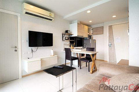 Studio in the Condo in Bang Lamung, Thailand  № 205292