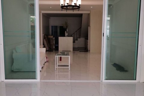 Casa de 3 dormitorios en Watthana, Bangkok, Tailandia № 47748 - foto 10
