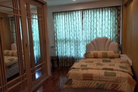 Condominio de 2 dormitorios en Watthana, Bangkok, Tailandia № 47749 - foto 11