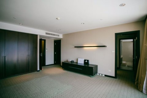 Penthouse in Khlong Toei, Bangkok, Thailand 3 bedrooms № 47750 - photo 16