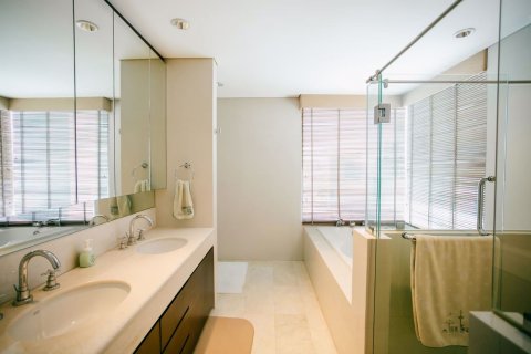 Penthouse in Khlong Toei, Bangkok, Thailand 3 bedrooms № 47750 - photo 14