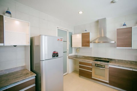 Penthouse in Khlong Toei, Bangkok, Thailand 3 bedrooms № 47750 - photo 24