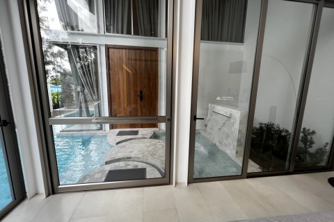 Chalet de 4 dormitorios en Phuket, Tailandia № 45809 - foto 11