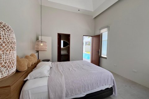 Chalet de 4 dormitorios en Phuket, Tailandia № 136027 - foto 17