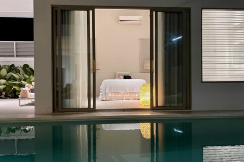 Chalet de 4 dormitorios en Phuket, Tailandia № 136027 - foto 12