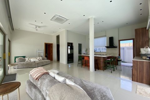Chalet de 4 dormitorios en Phuket, Tailandia № 136027 - foto 28