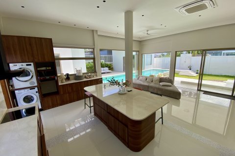 Chalet de 4 dormitorios en Phuket, Tailandia № 136027 - foto 3