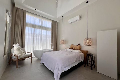 Chalet de 4 dormitorios en Phuket, Tailandia № 136027 - foto 15