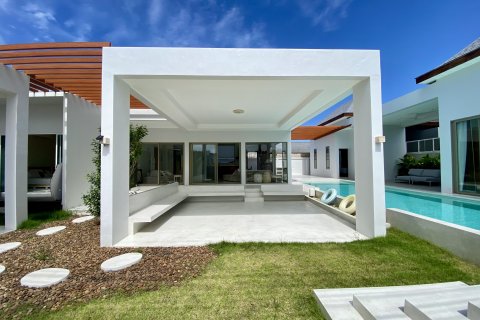 Chalet de 4 dormitorios en Phuket, Tailandia № 136027 - foto 24