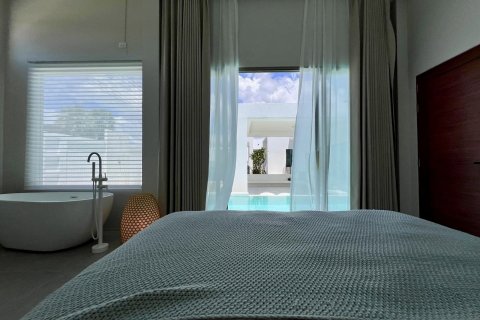Chalet de 4 dormitorios en Phuket, Tailandia № 136027 - foto 9