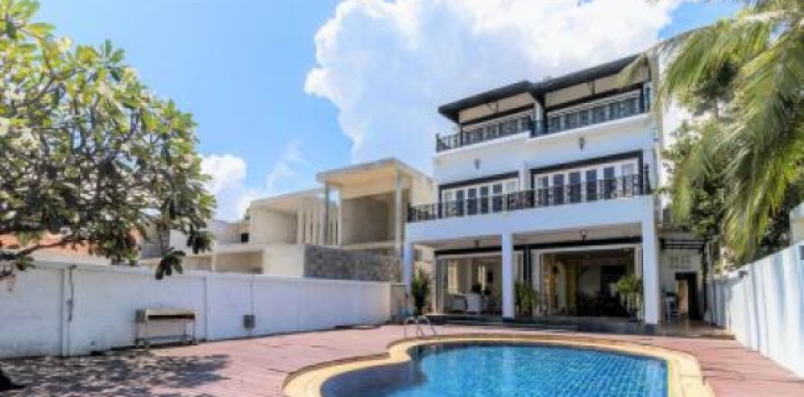 Chalet de 6 dormitorios en Hua Hin, Tailandia № 202848