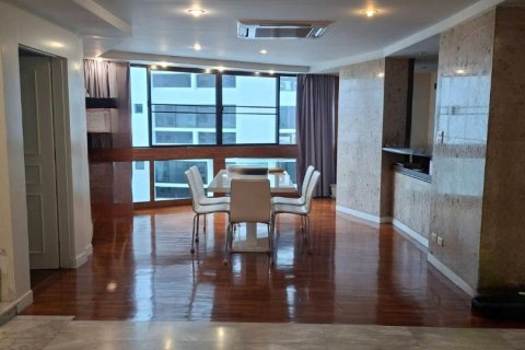 Condo in Watthana, Bangkok, Thailand, 3 bedrooms № 172537 - photo 5
