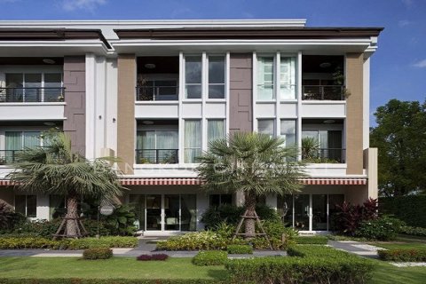 Off-plan Baan Klang Muang Sathorn - Taksin 2 ในกรุงเทพฯ, ประเทศไทย № 62598