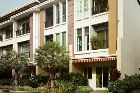 Off-plan Baan Klang Muang Sathorn - Taksin 2 ในกรุงเทพฯ, ประเทศไทย № 62598 - รูปถ่าย 4