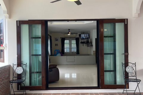 Casa de 5 dormitorios en Pattaya, Tailandia № 63684 - foto 10