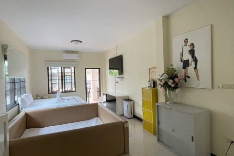 Casa de 5 dormitorios en Pattaya, Tailandia № 63684 - foto 29