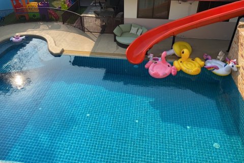 Casa de 5 dormitorios en Pattaya, Tailandia № 63684 - foto 30