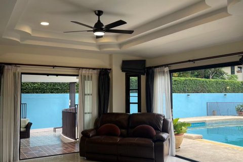 Casa de 5 dormitorios en Pattaya, Tailandia № 63684 - foto 12