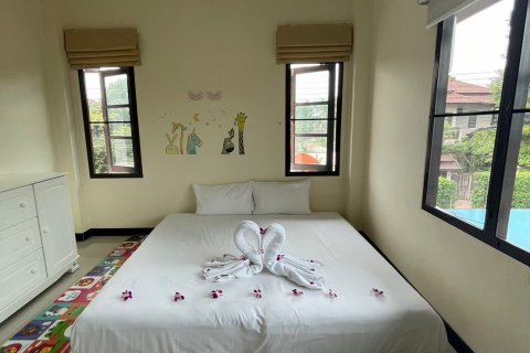 Casa de 5 dormitorios en Pattaya, Tailandia № 63684 - foto 22