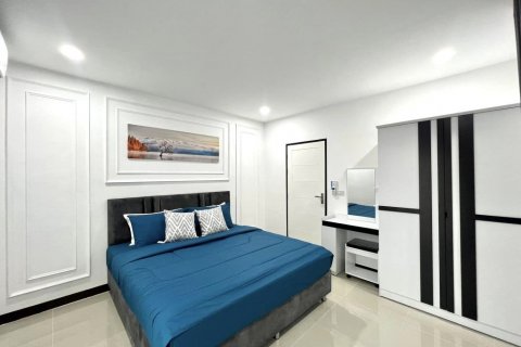 Casa de 3 dormitorios en Pattaya, Tailandia № 63687 - foto 19