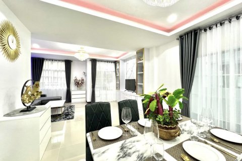 Casa de 3 dormitorios en Pattaya, Tailandia № 63687 - foto 13
