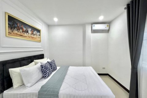 Casa de 3 dormitorios en Pattaya, Tailandia № 63687 - foto 28