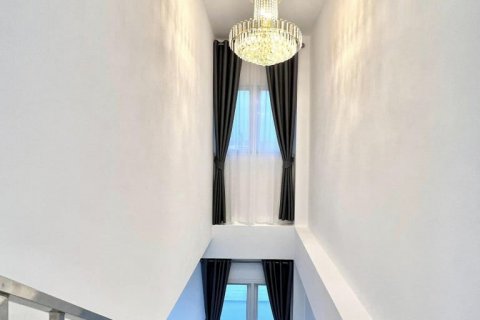 Casa de 3 dormitorios en Pattaya, Tailandia № 63687 - foto 17