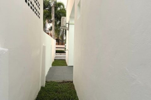 Casa de 3 dormitorios en Pattaya, Tailandia № 63687 - foto 6
